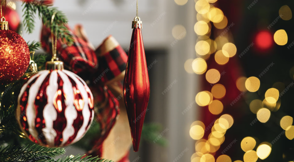 Tendencias de decoración navideña 2025: colores, estilos y materiales sostenibles